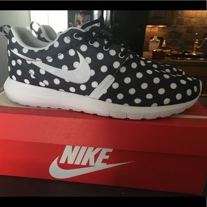 Nike Roshe Run NM Polka Dot